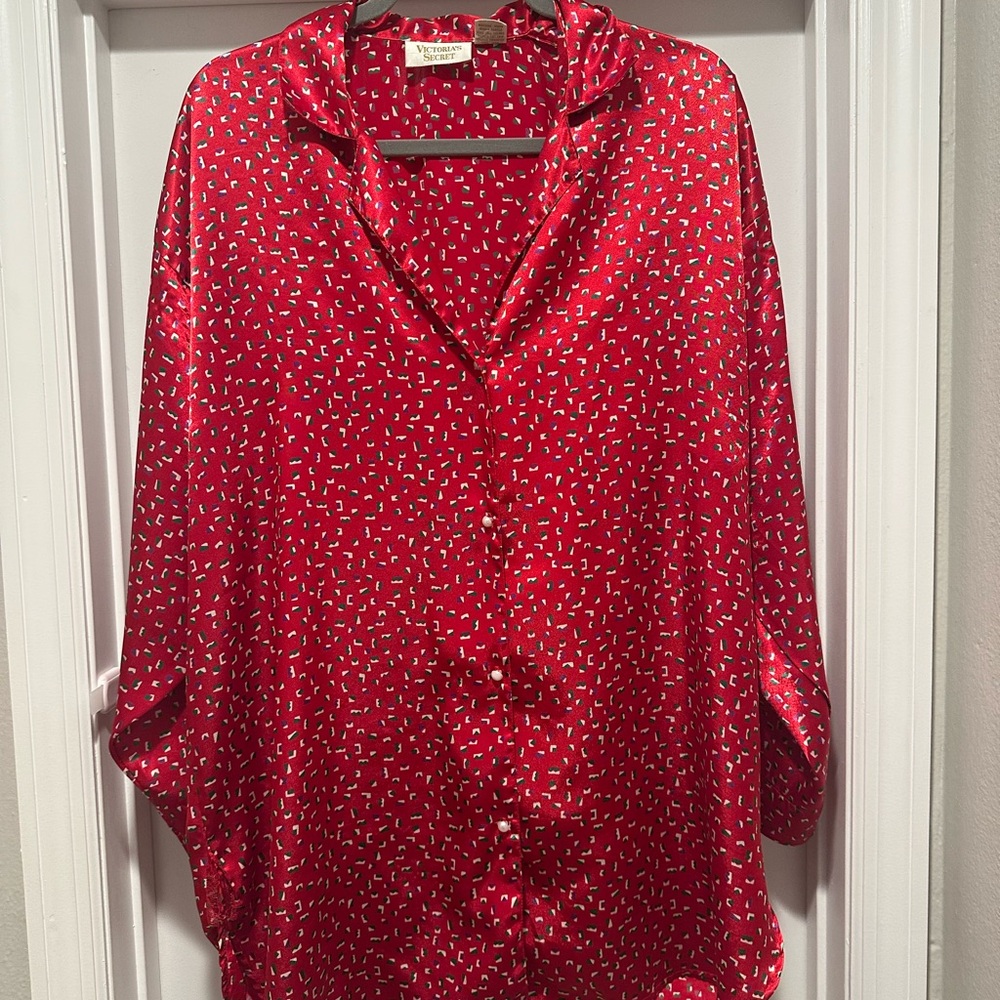 Vintage Victoria’s Secret silk night shirt